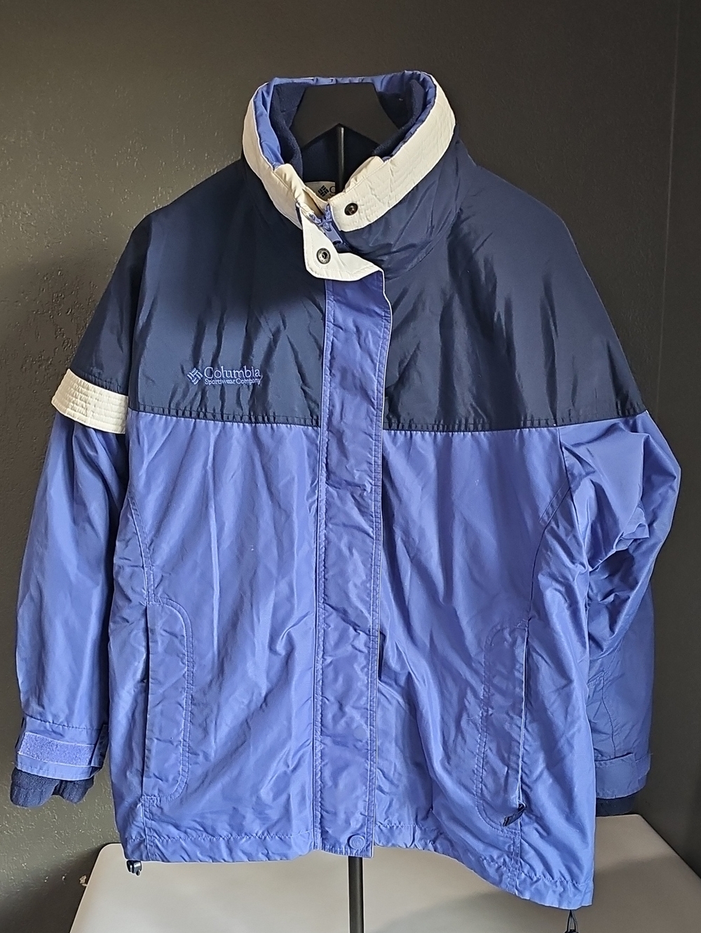 Retro Columbia Two-Tone Navy and Periwinkle Winter Coat with White Trim